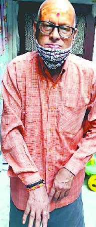 Tappebaazi: Two gold rings removed from retired bank officer, hard
