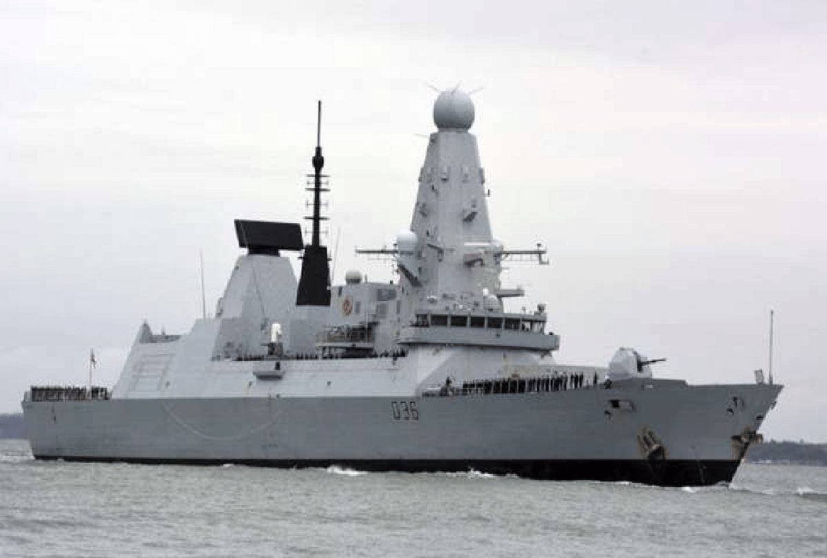 Russian warned Britain that it will bomb Britain Navy ships next time if they entered in Conflict area