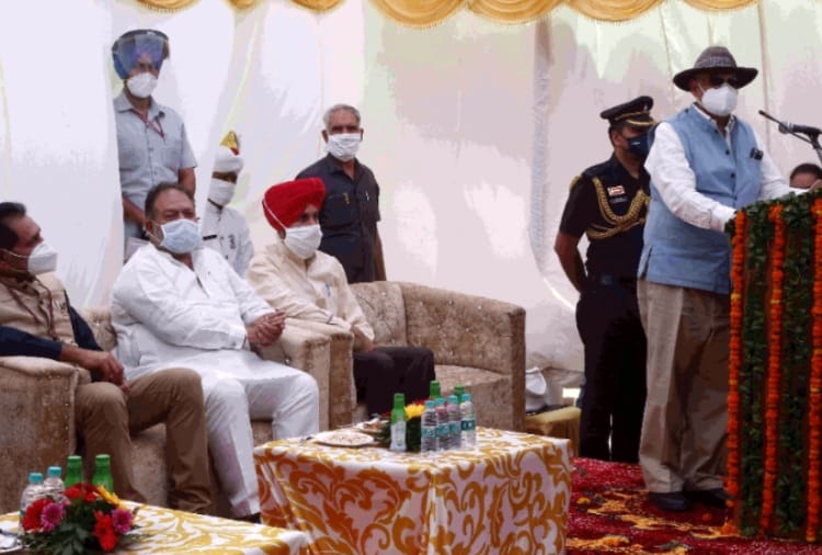 VP Singh Badnore inaugurated three badminton courts and a swimming pool