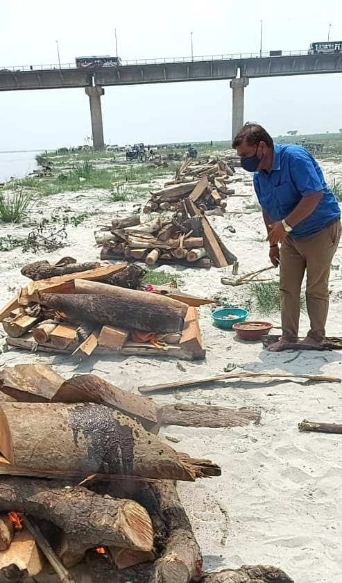 22 bodies buried in sand found again at Phaphamau Ghat