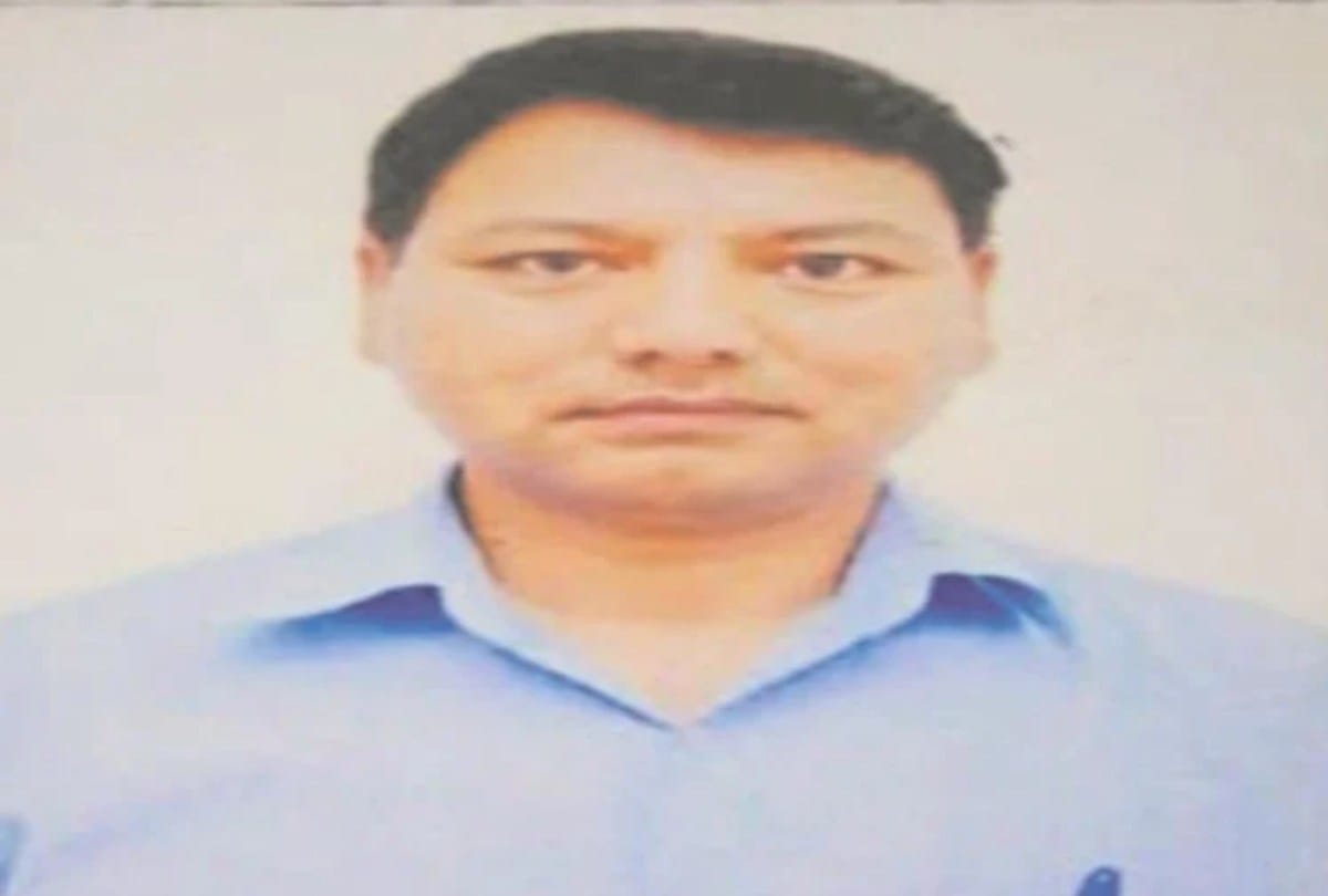 Seven HAS officers including Director Information and Public Relations became IAS