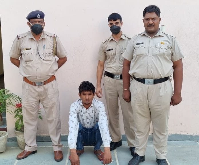 In the fight for not returning the mobile, the partner had killed the young man, arrested