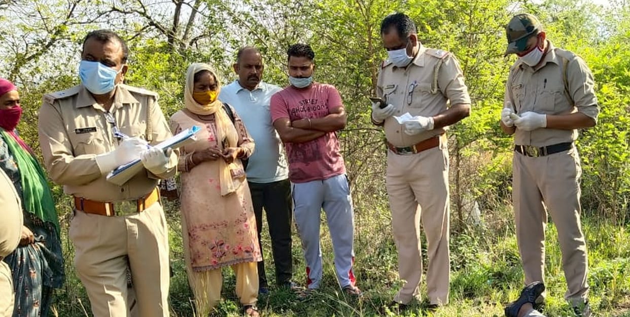 Dead body found in suspicious condition, suicide note came out of pocket