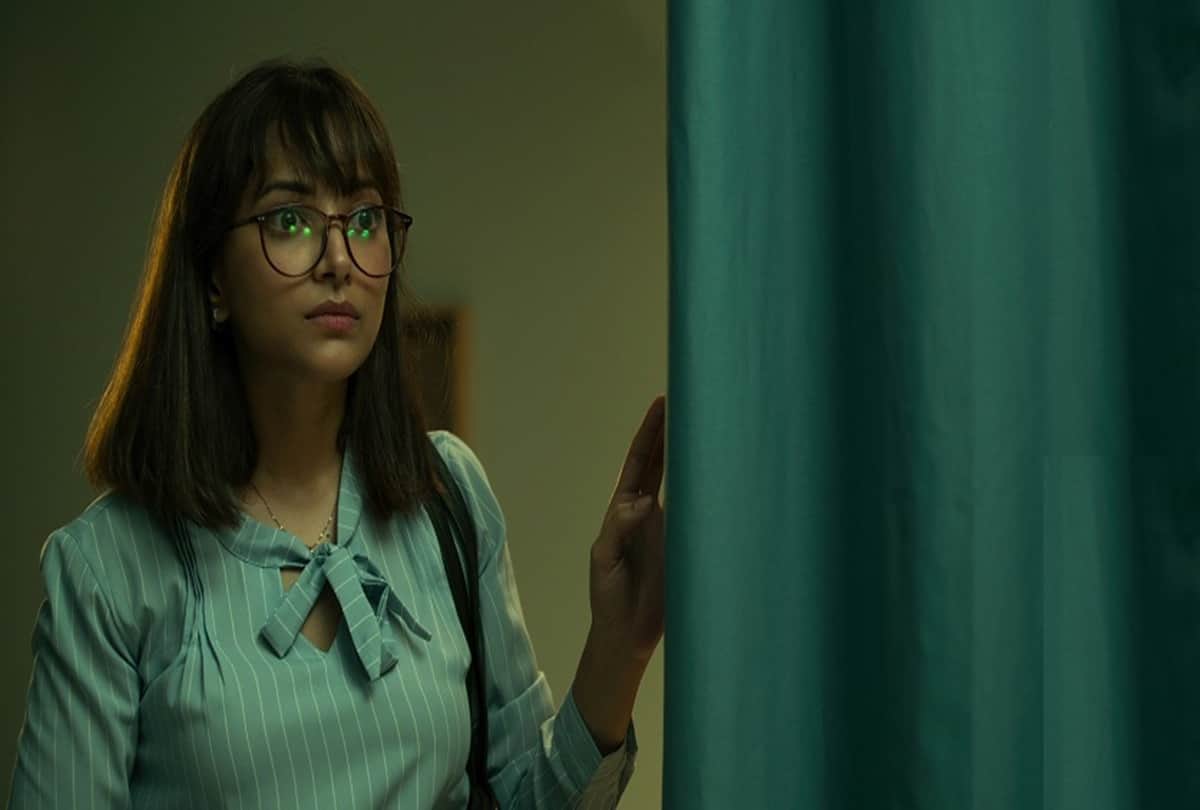 Ray Review by Pankaj Shukla sirjit Mukherjee Abhishek chaubey vasan bana netflx tipping point