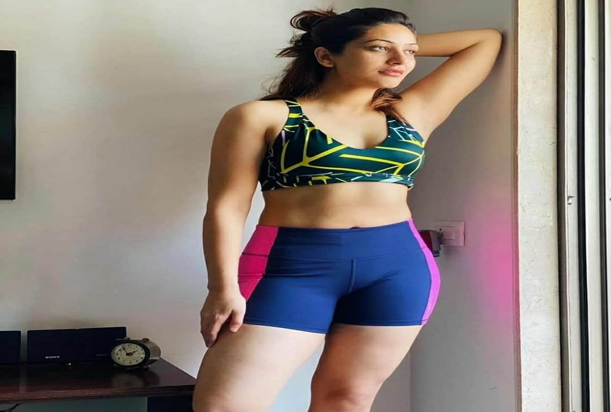 yami gautam sister surilie gautam fashionable photos