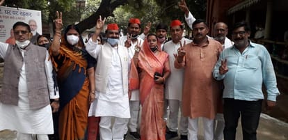 zila panchayat adhyaksh election in jaunpur wife of former MP Dhananjay Singh filled nomination form Apart from SP and apna dal s candidates