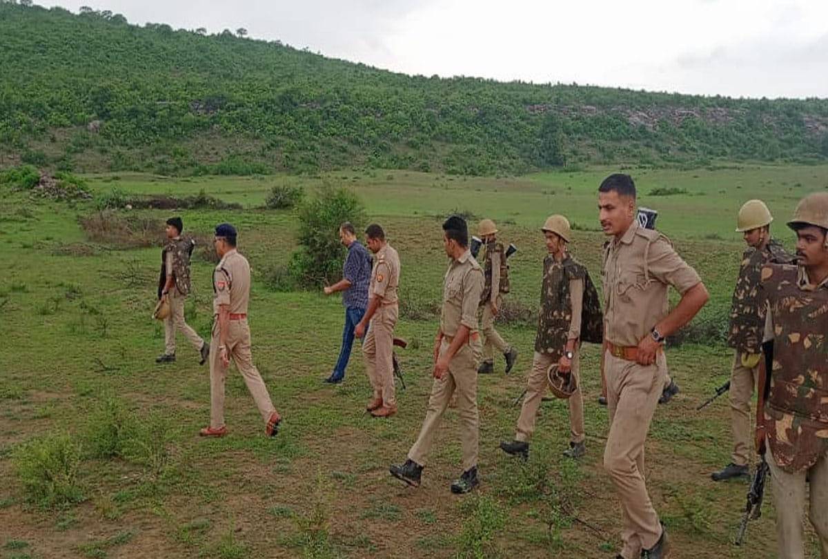 Intensive search operation of police in UP-MP forests