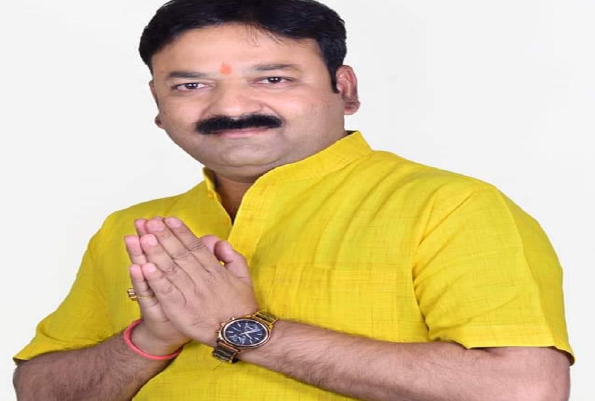 unopposed election of BJP candidate Pawan Gautam in Jhansi Zila Panchayat president election