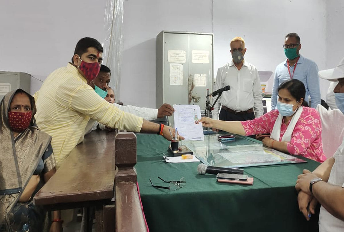 SP's Abhishek Yadav will again become District Panchayat President