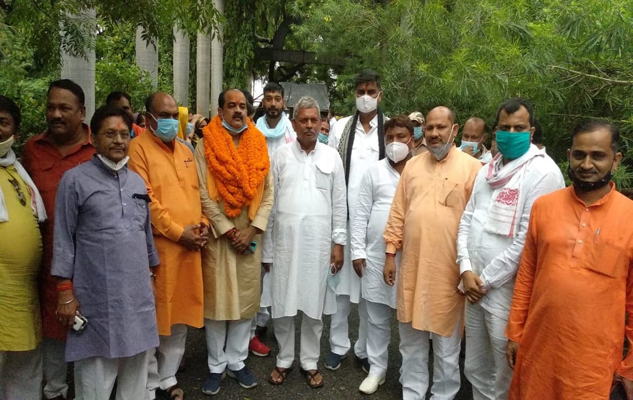 zila panchayat adhyaksh election BJP candidate Manoj Rai unopposed after  samajwadi party  candidate did not file nomination