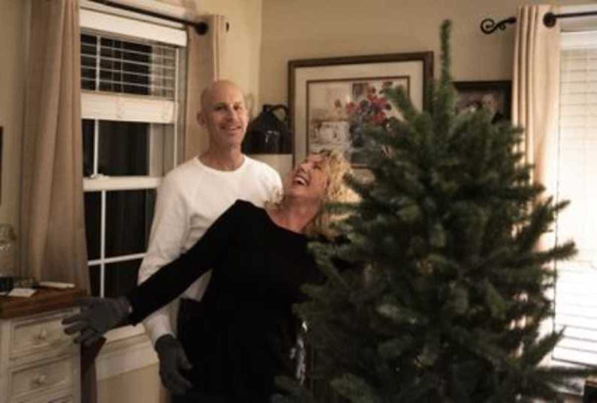 usa alzheimer patient man proposes to wife second time after forgetting they were married