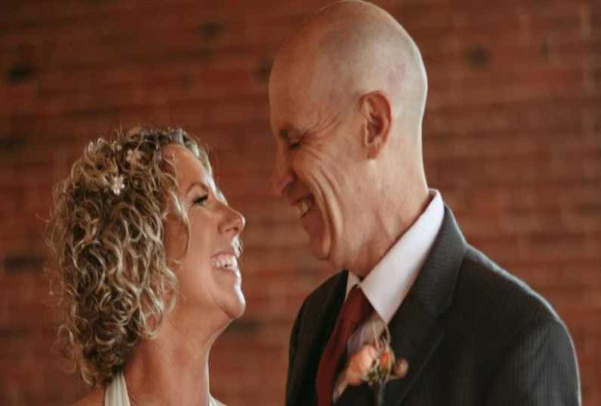 usa alzheimer patient man proposes to wife second time after forgetting they were married