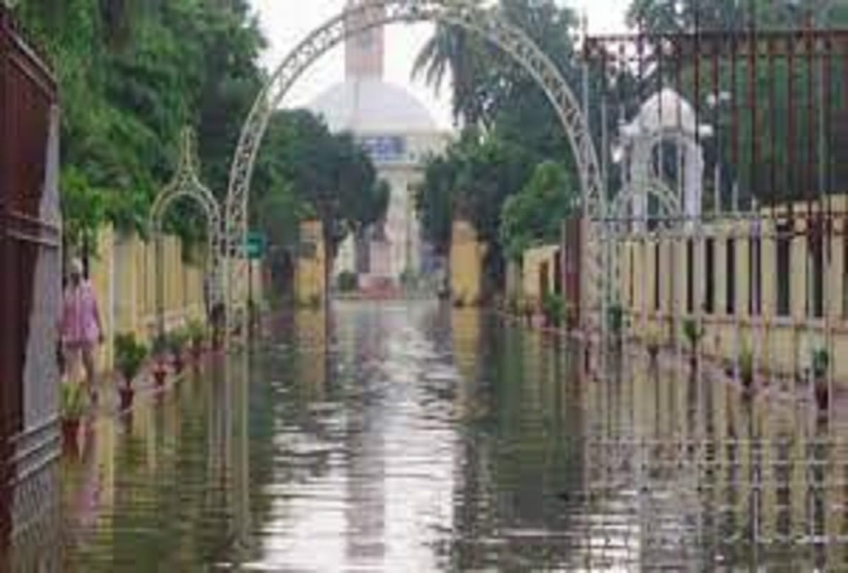 Bihar:  Heavy rain in Patna water entered the house of Deputy CM, waterlogging in the Bihar assembly premises too