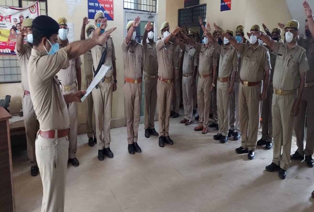 Police personnel took oath to deaddiction and also took oath to make society drug free in varanasi Commissionerate on International Day against Drug Abuse and Illicit Trafficking