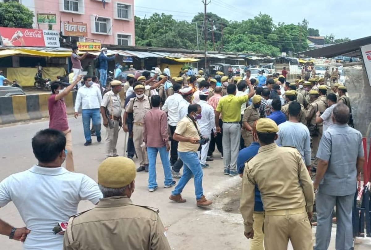 Case filed against 105 people including former MLA and SP District President in Deoria due to fight on nomination