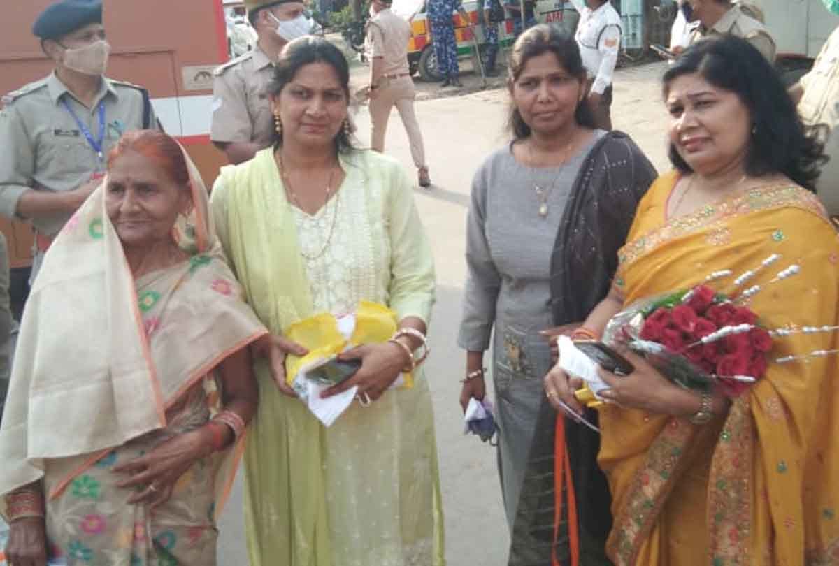 Kanpur tour: President said with laughter, sister-in-law is very much in news, nieces and son-in-law could not be found