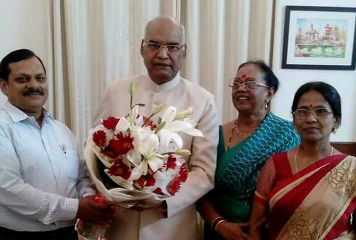 President Ramnath Kovind's family members wait for his visit to Lucknow.