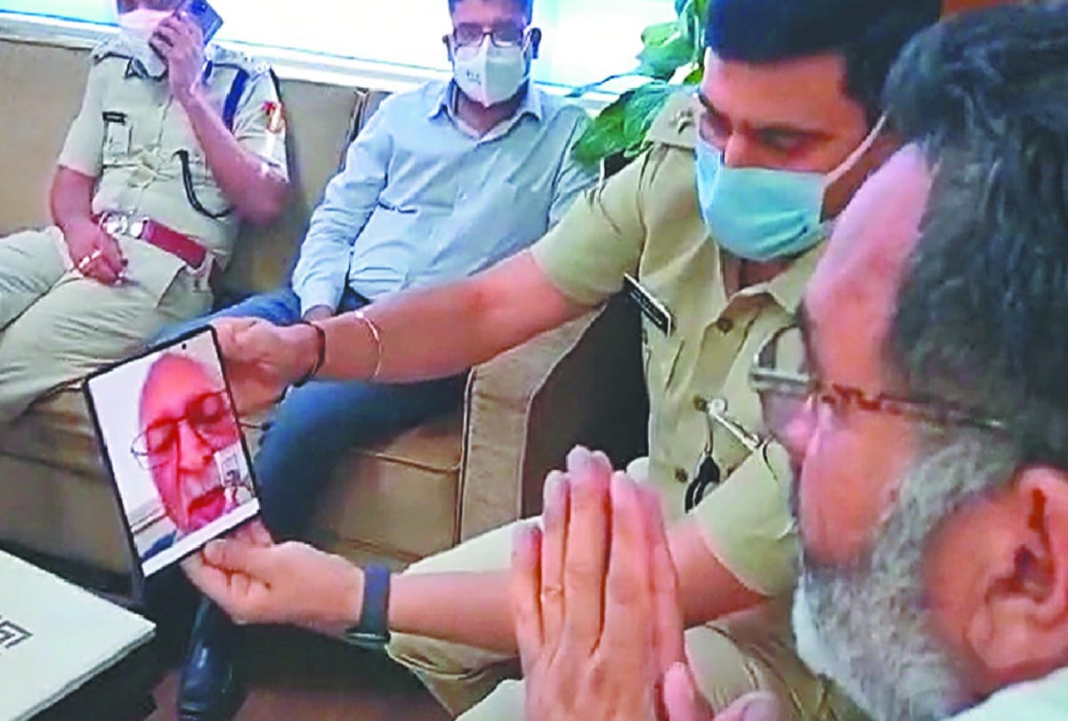 The farmers reached LG house by dodging delhi police