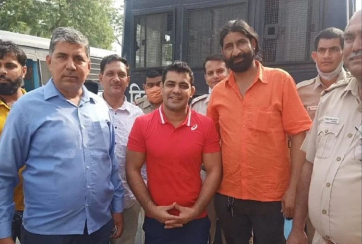 Order for investigation of selfie-photographed with Sushil wrestler, report will come after two days