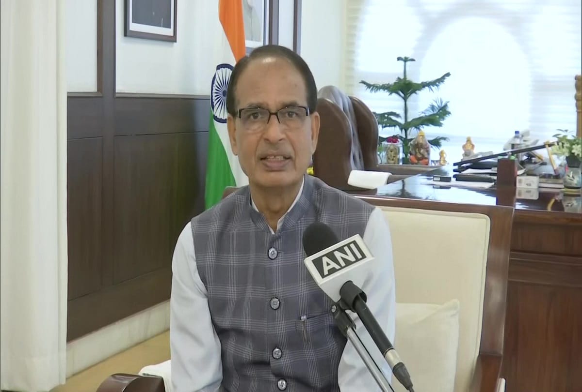 Madhya Pradesh heavy rain and floods thousands ppl resuced CM Shivraj Chouhan visits  flood affected areas