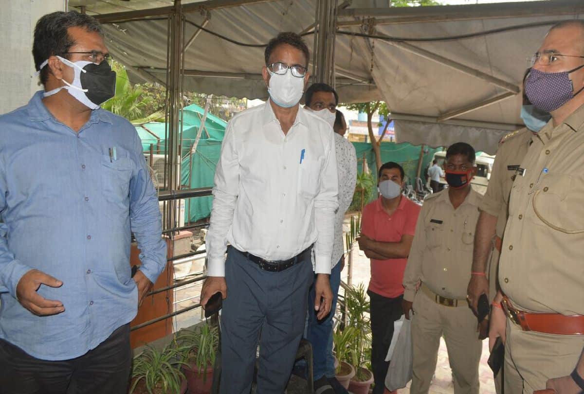 Agra Police Take Dvr From Shri Paras Hospital Agra Send To Investigate Cctv Clips