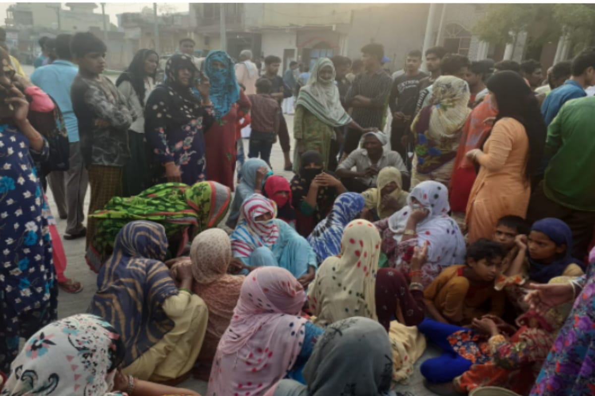 two died and one injured in an accident in Daha village in Baghpat