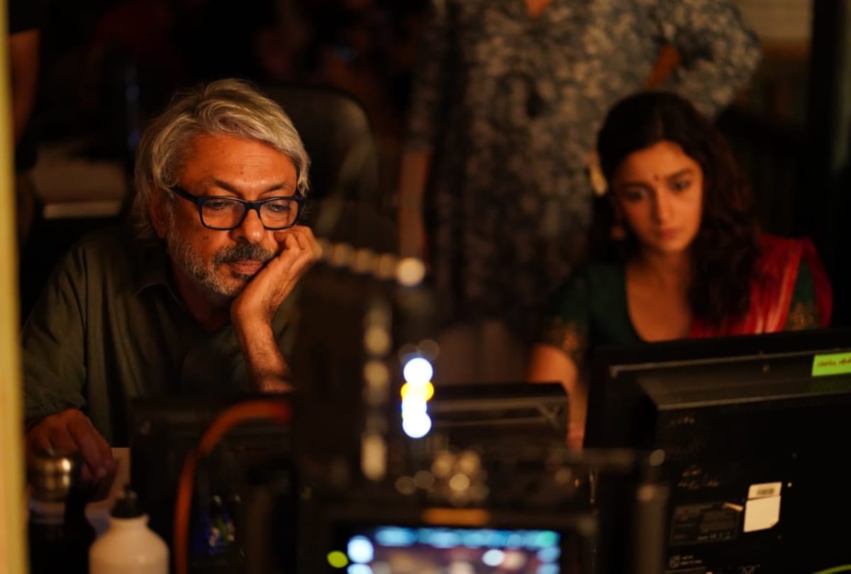 Sanjay Leela bhansali film Gangubai Kathiawadi shooting complete Alia bhatt share a beautiful note
