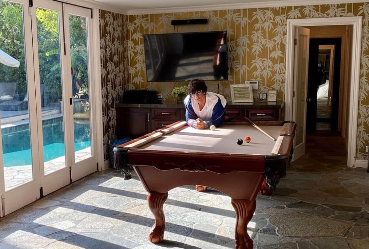 Shahrukh khan to Priyanka chopra these actors have bought luxurious houses in america see pictures