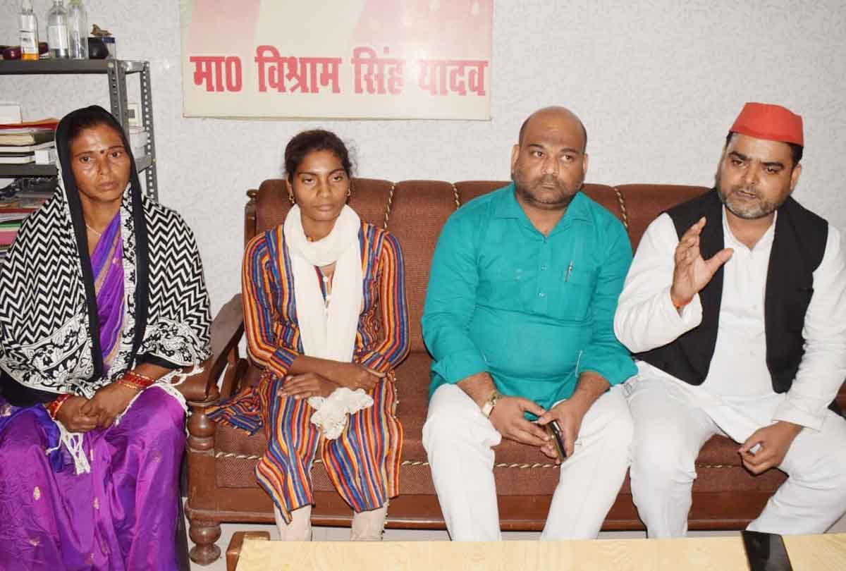 Hardoi: Police accused of robbing the house, Nisha Devi, proponent of SP candidate, warned of self-immolation