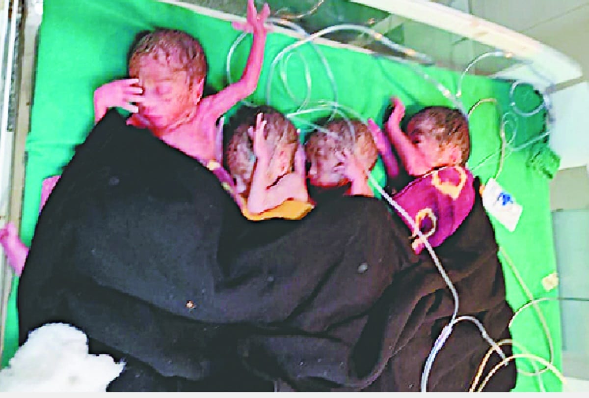Woman gave birth to four children, all healthy, happiness in the family