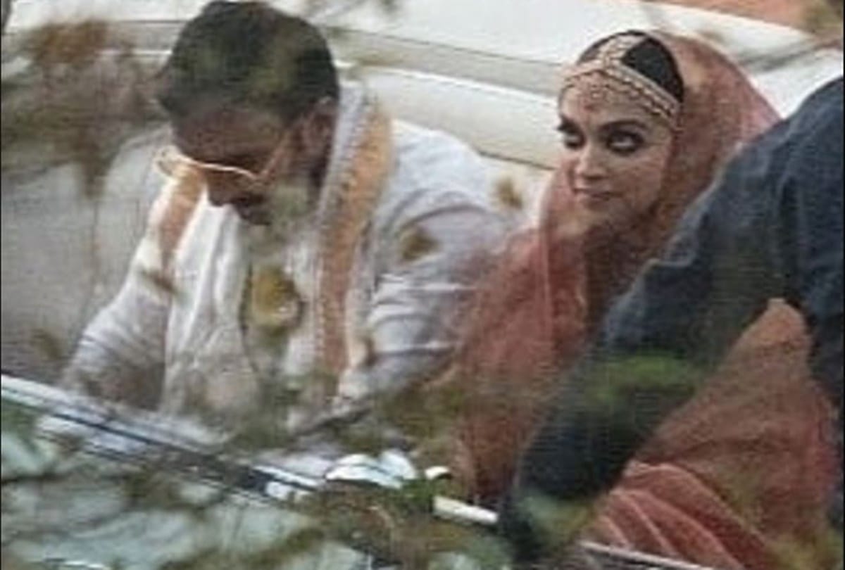 Ranveer Singh Deepika padukone unseen wedding photos goes viral on internet