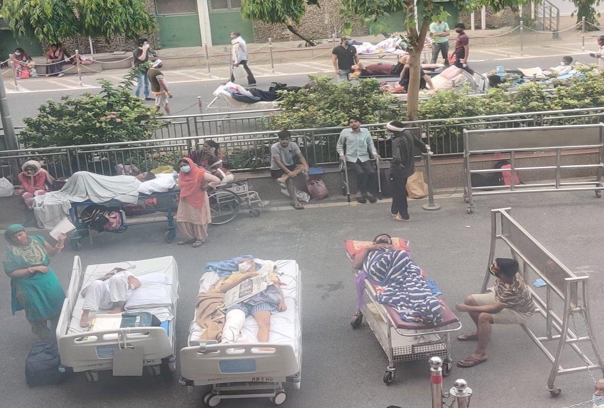 AIIMS fire in ten days second incident of fire for hours patients of emergency ward treatment in open area