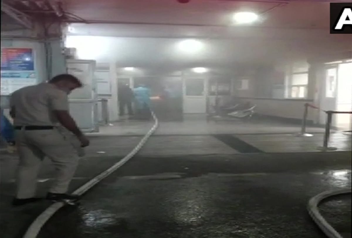 minor fire reported in Delhi AIIMS on Monday morning no casualities reported