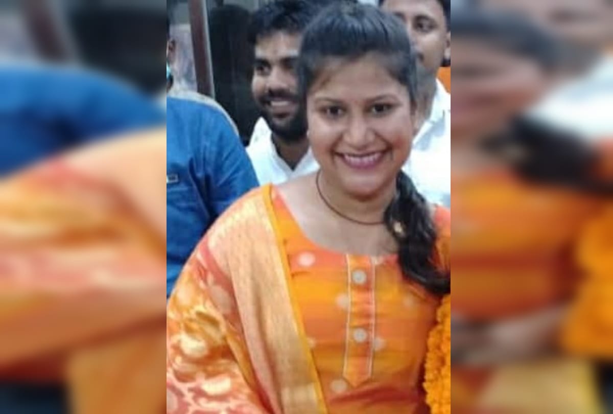 Archita done MSc and become zila Panchayat sadasya an early age in gorakhpur
