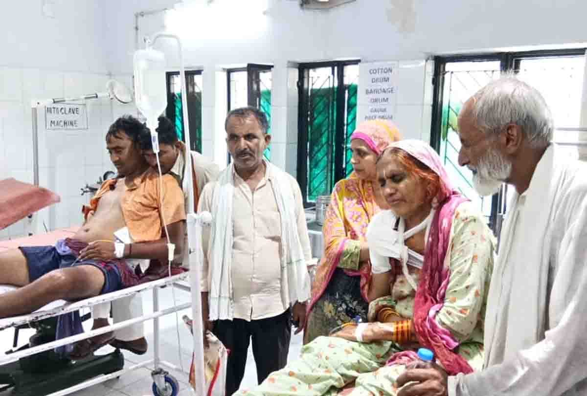Hamirpur: Due to election rivalry, bullets fired in broad daylight, mother and son seriously injured