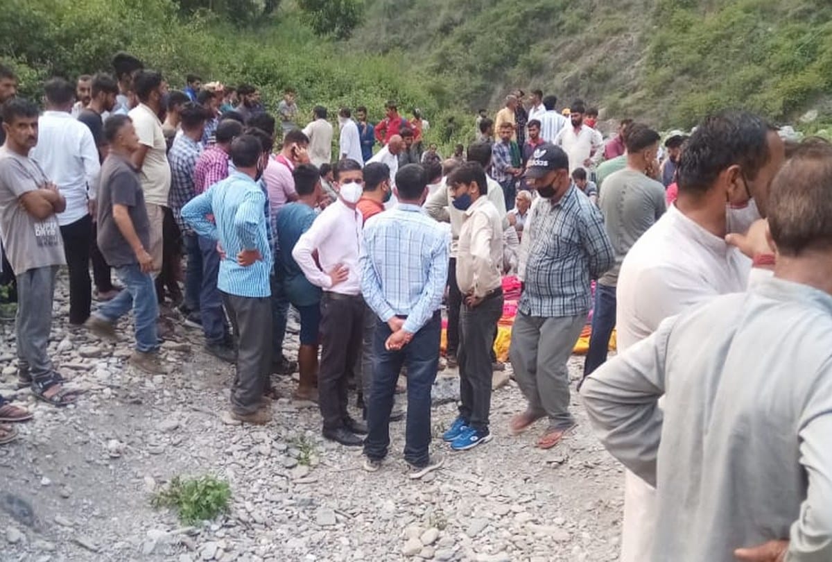 himachal sirmour accident news: ten killed in accident in sirmour side story