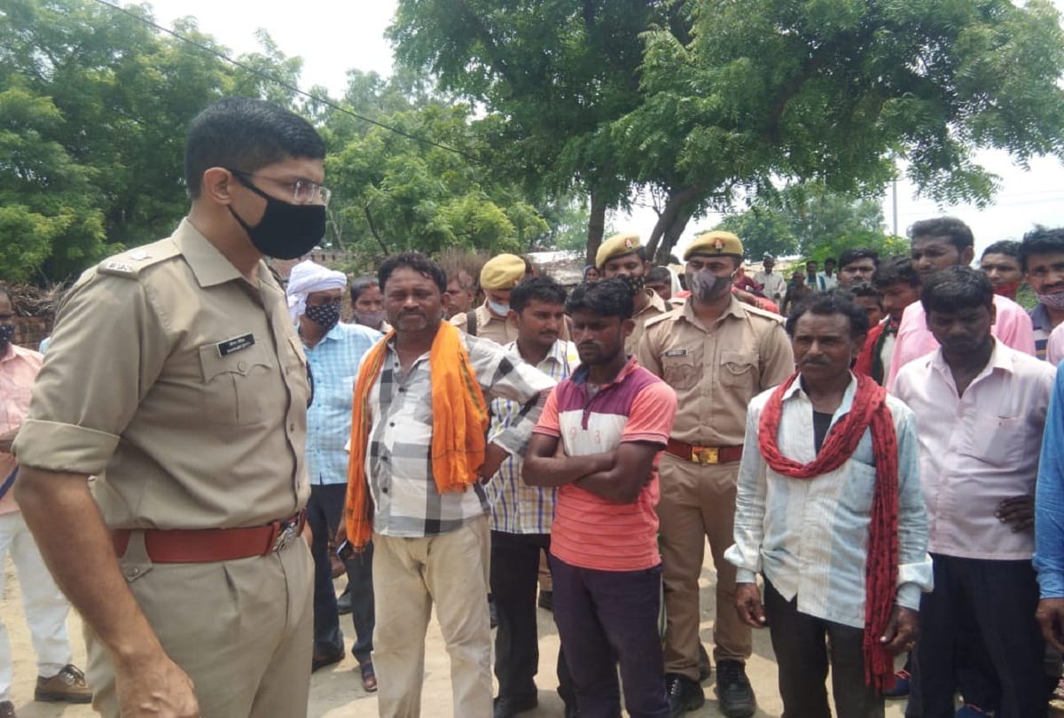 Prayagraj: Teenager strangled to death in Kondhiara, body found in farm near house