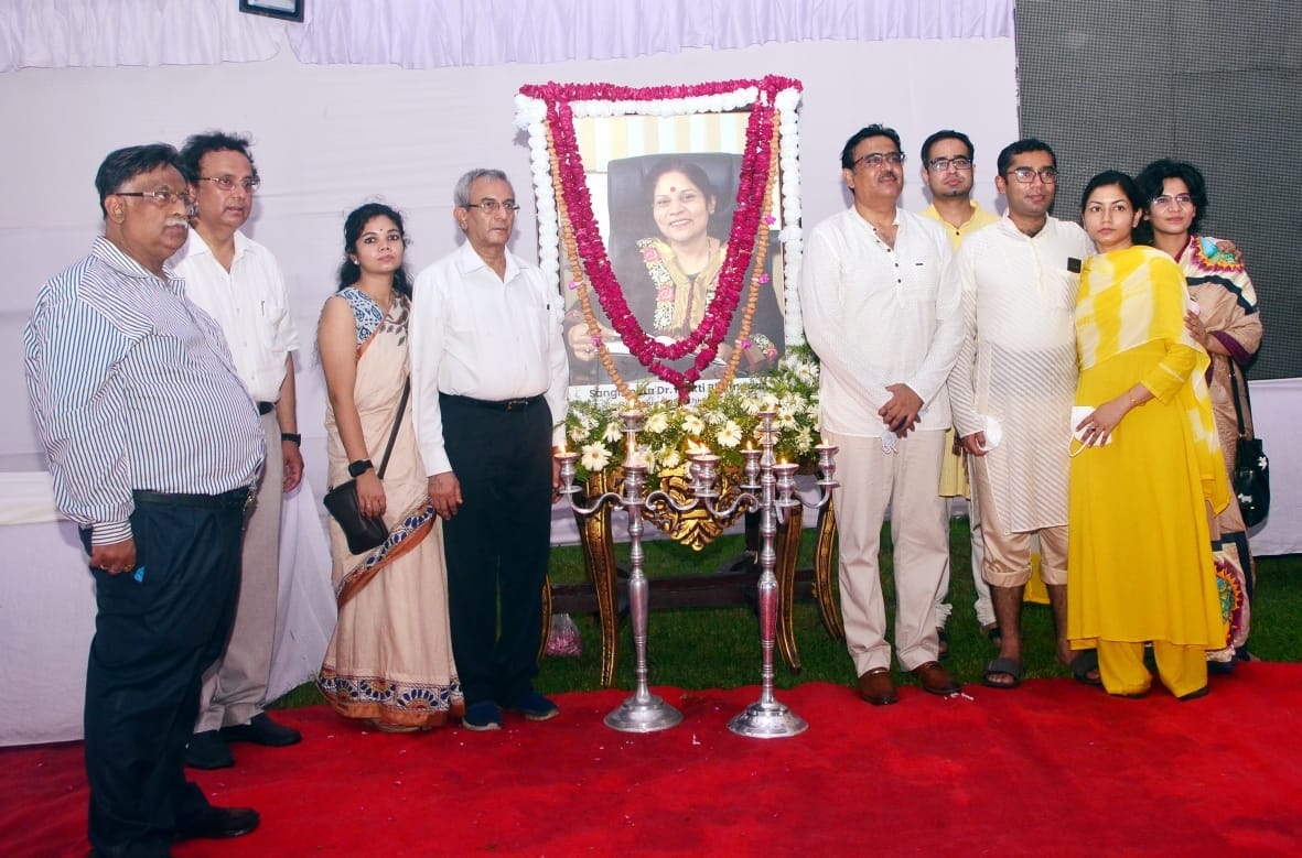 Subharti's founder Sanghmata Dr. Mukti Bhatnagar tribute with moist eyes