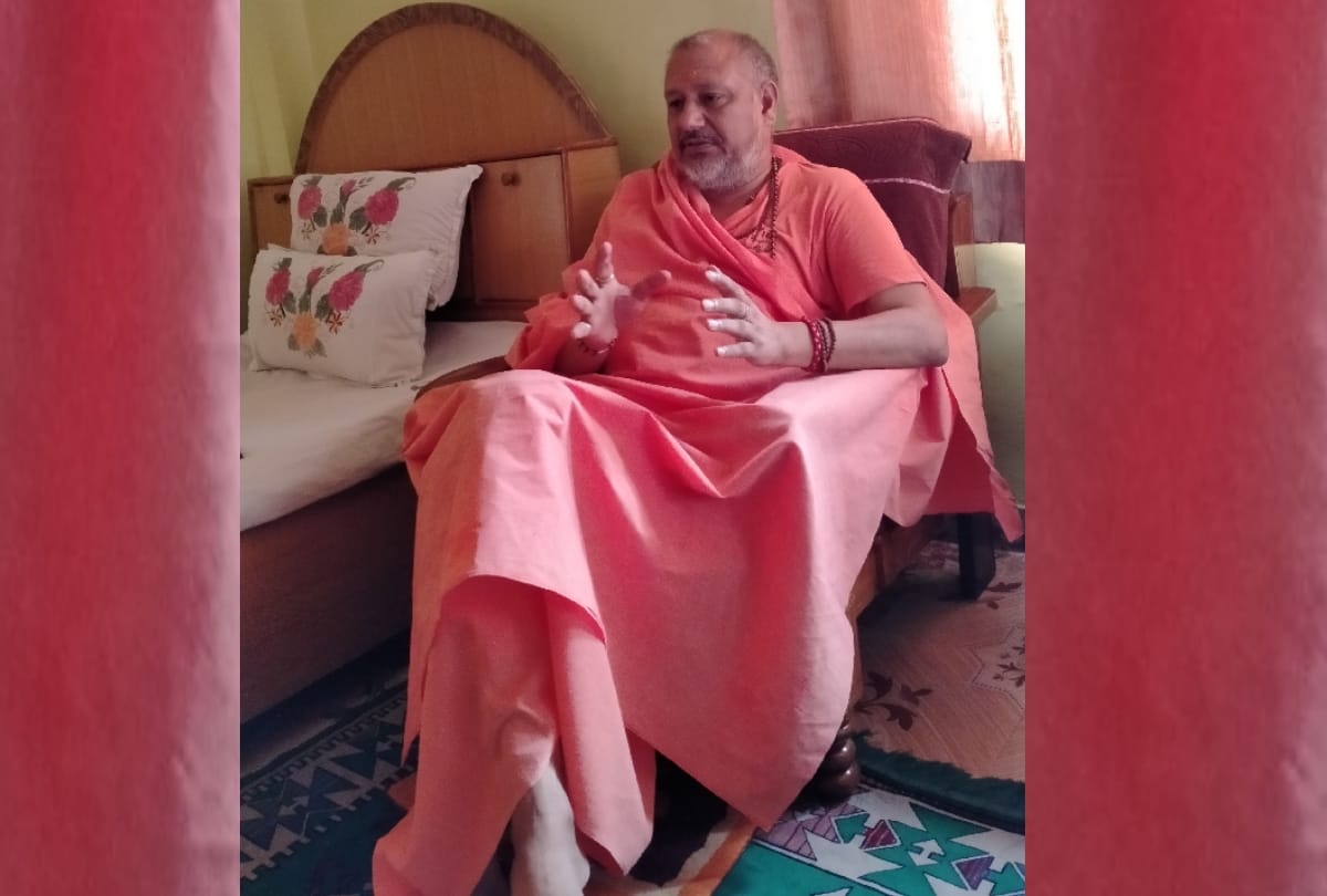 Yatindra Nath Giri says new constitution should be prepared for country.