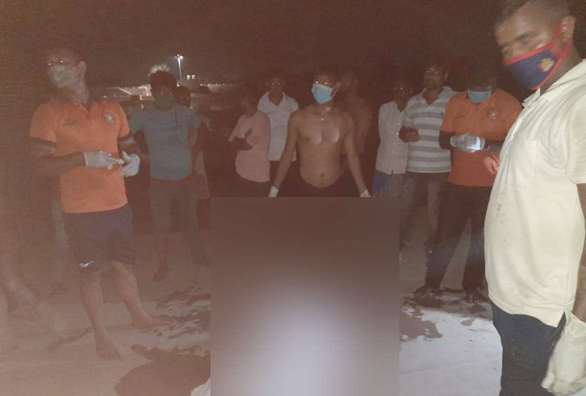 dead body of young man found to save female friend who fell in river due to selfie at Gorakhpur