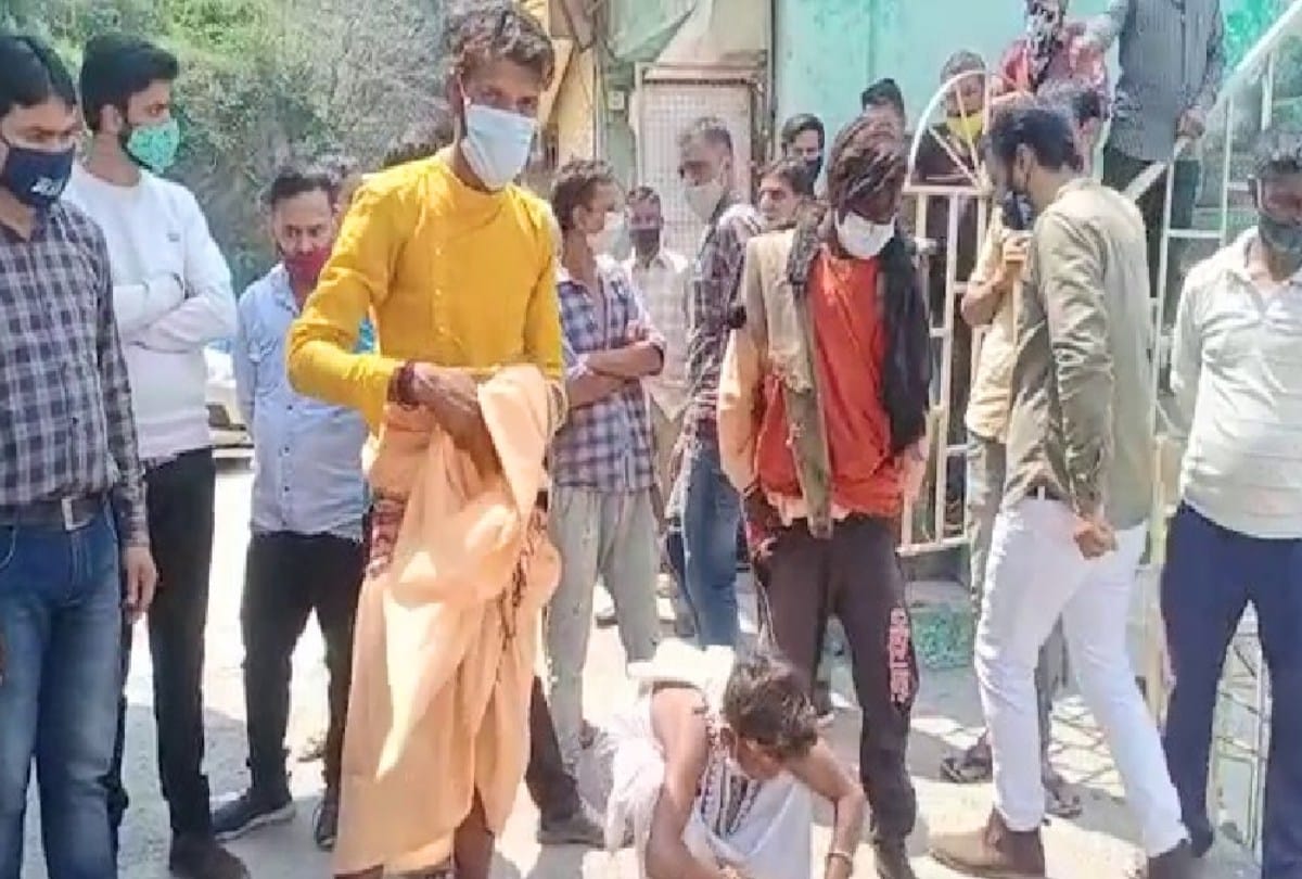 Fake sadhus busted in Barog solan, cheating people in the name of bhiksha