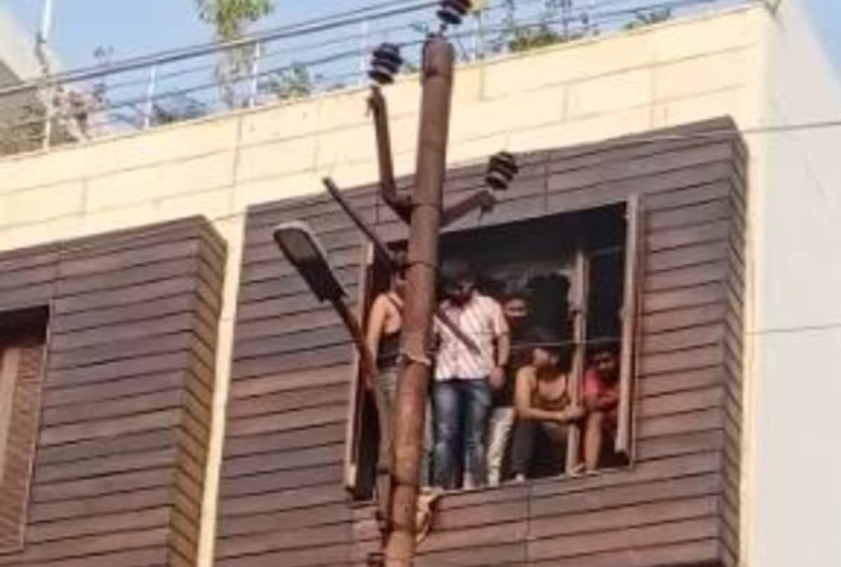 fire broke out in hotel: Police and fire brigade rescued six people