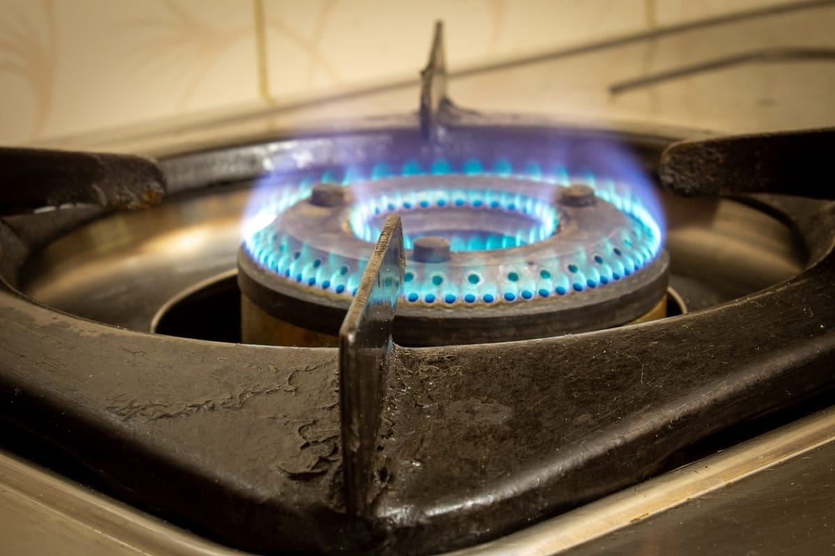 LPG Cylinder get composite gas cylinder only for Rs 634 know how you can avail its benefits