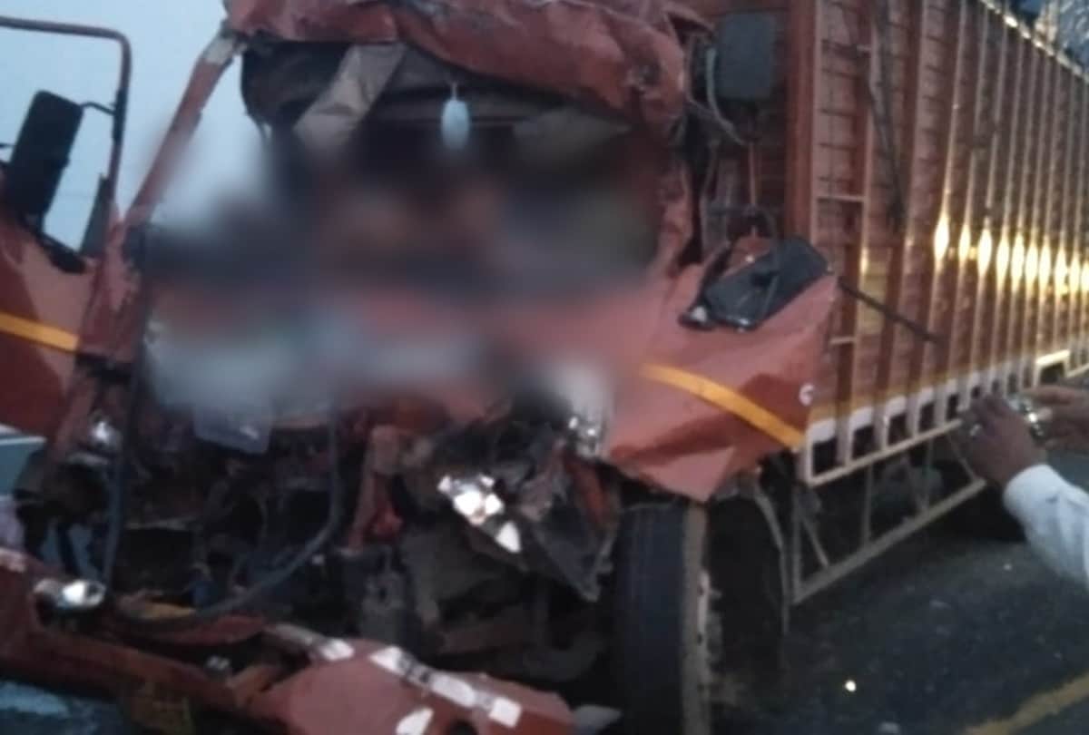 agra lucknow expressway bus accident due to driver negligence in Firozabad
