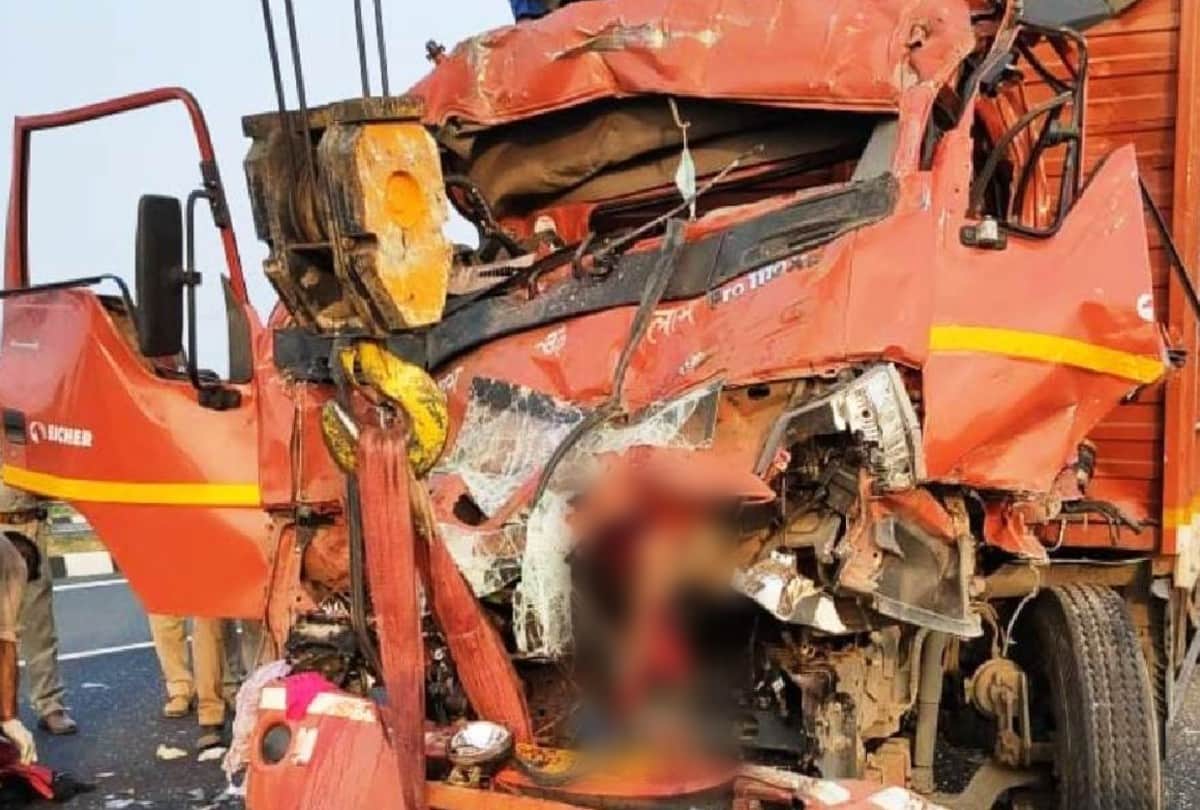 agra lucknow expressway bus accident due to driver negligence in Firozabad