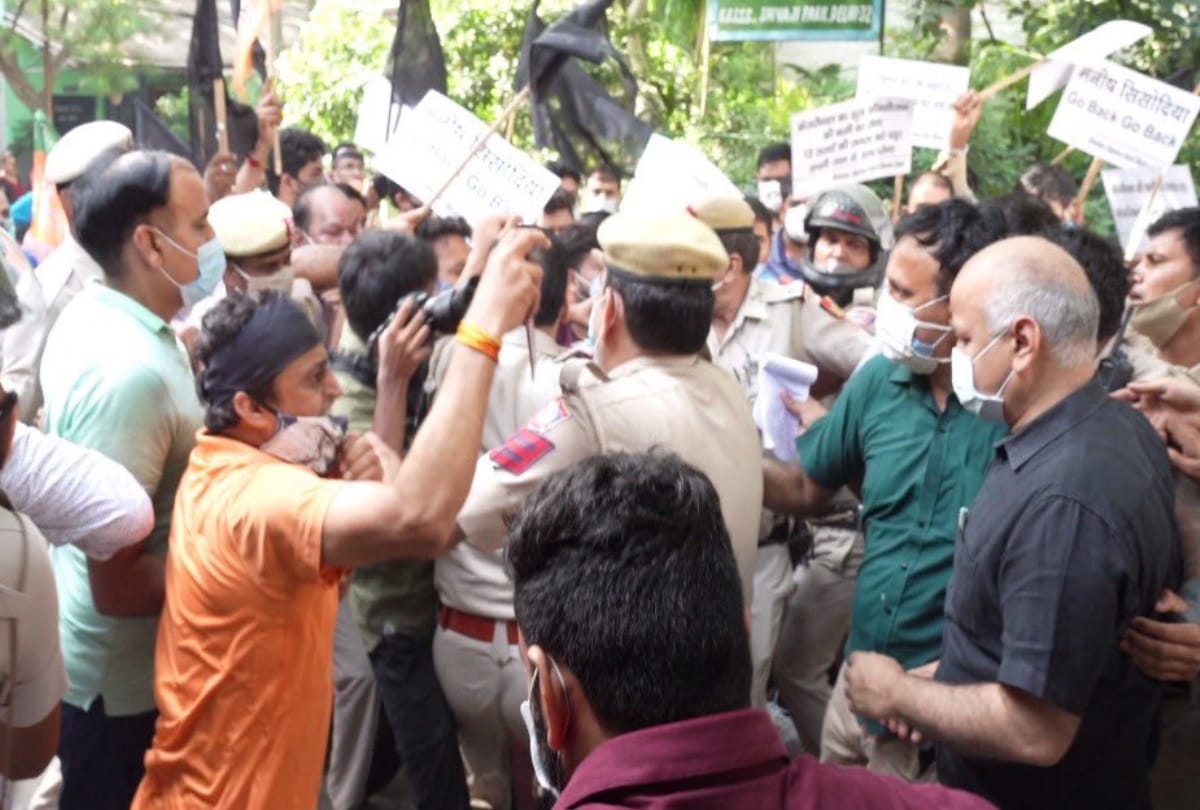 BJP leaders gherao delhi deputy cm manish sisodia then he blame them that they are stopping from building school