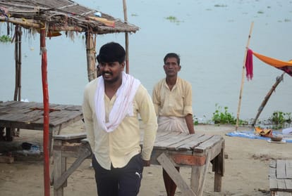 Water entered the coastal areas, problems started rising due to the water level of Ganga-Yamuna