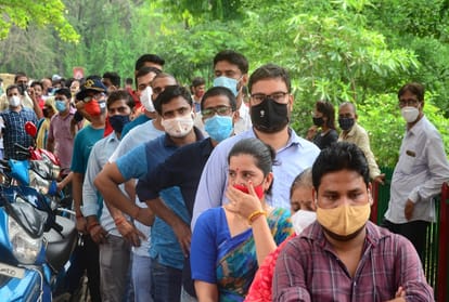 Shortage of covid vaccine dose panic at vaccination centers
