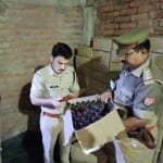 पुलिस ने पकड़ी अवैध शराब।