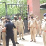 सुरक्षा को लेकर सतर्क पुलिस (सांकेतिक तस्वीर)